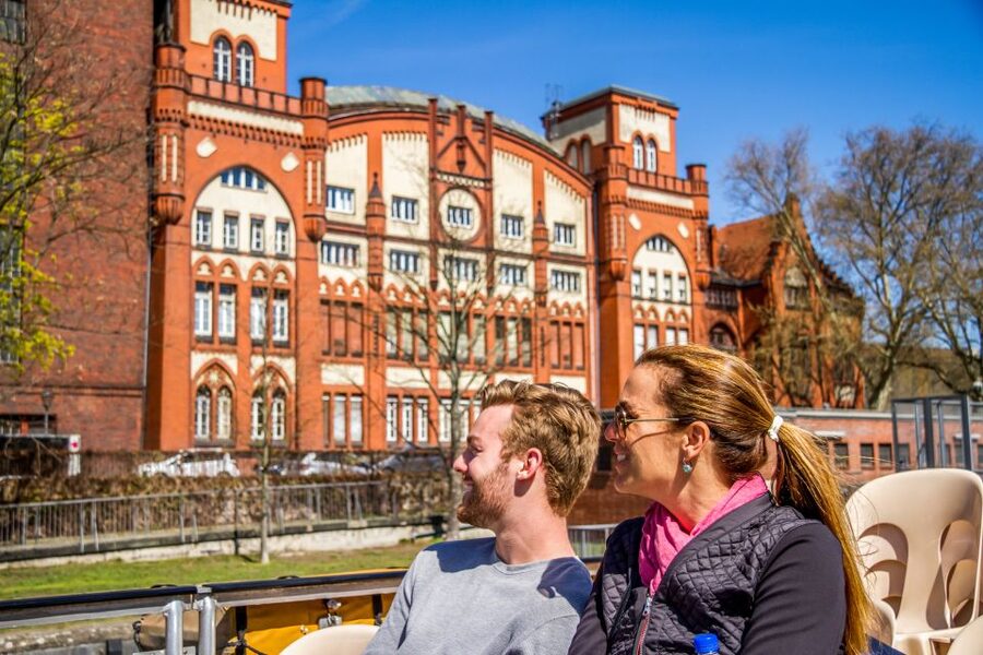 Berlin: Boat Tour Along the River Spree - Charlottenburg Palace and the turn toward the canals