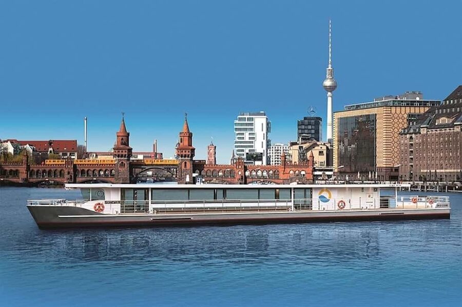 Berlin Boat Tour | Sunset Tour with Solar Ship | Sightseeing Spree - A sunset cruise with a quieter rhythm