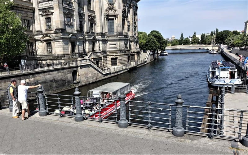 Berlin Combo Package: City Tour & Spree Boat Tour - Brandenburg Gate, Reichstag, and Tiergarten