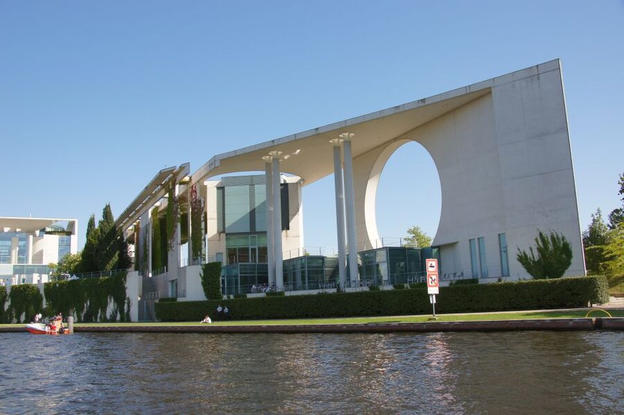 Berlin: Dinner Cruise on the Spree with Prosecco - Key points to know before booking