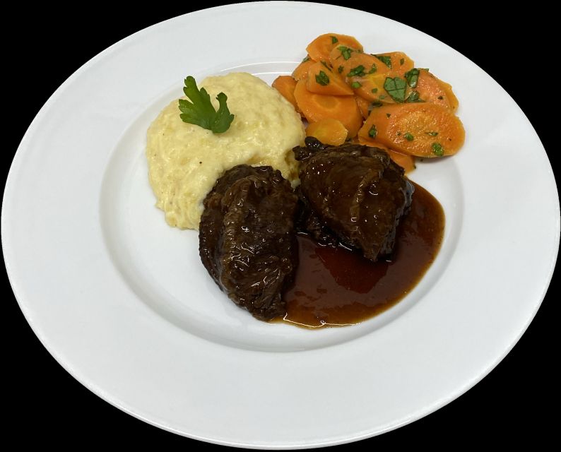 Berlin: Dinner Cruise on the Spree with Prosecco - Choosing between the 3-course and 4-course menus