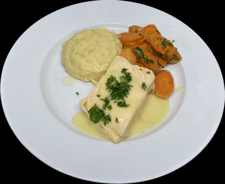 Berlin: Dinner Cruise on the Spree with Prosecco - Food quality and service at the table