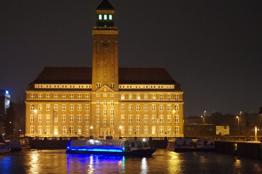 Berlin: Dinner Cruise on the Spree with Prosecco - My verdict on the Berlin Spree dinner cruise