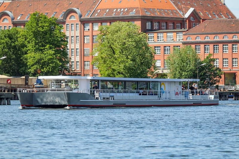 Berlin: East Side Gallery Spree Cruise in a Solar Catamaran - Under Oberbaumbrücke and Into Berlin’s East