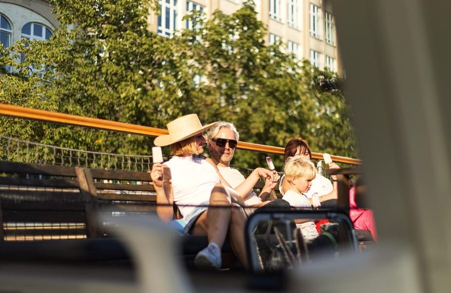 Berlin: Evening Boat Cruise – Romance & Moonlight - Practical advice for a smoother evening