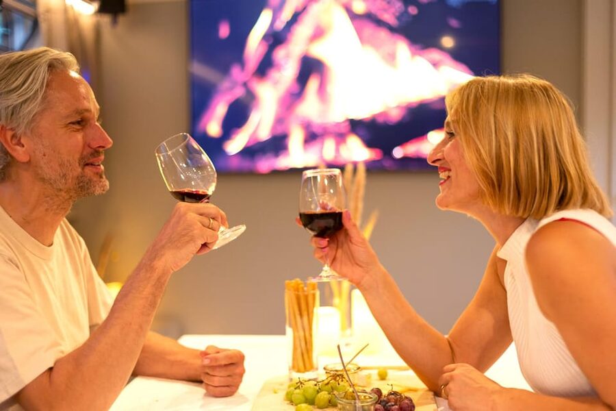 Berlin: Evening Boat Cruise – Romance & Moonlight - Choosing the best seat on the ship