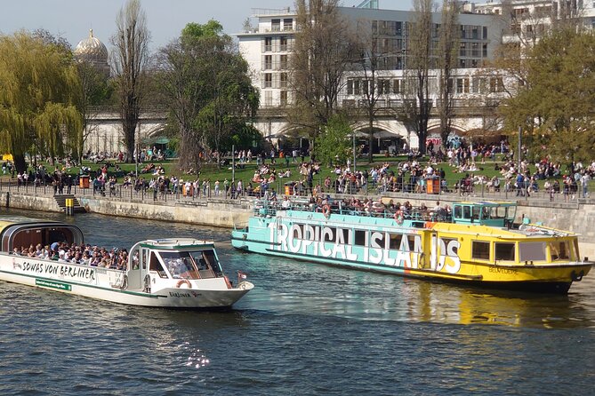 Berlin sightseeing boat tour on the Spree - Berlin Cathedral and the opening view of Museum Island