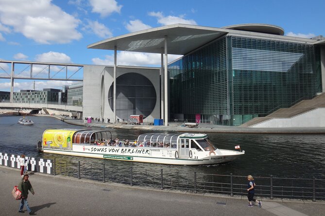Berlin sightseeing boat tour on the Spree - Humboldt Forum and Berlin’s reconstructed palace center