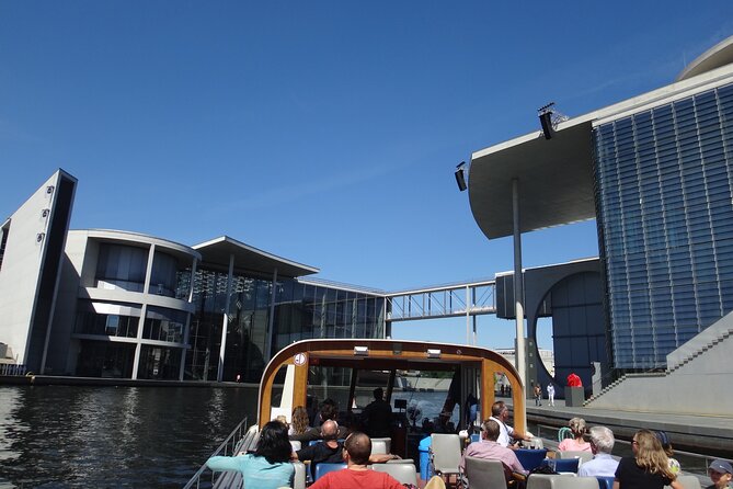 Berlin sightseeing boat tour on the Spree - Boarding at Alte Börse near Museum Island