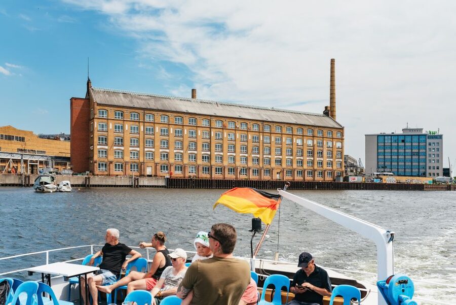 Berlin: Spree Boat Tour to Müggelsee - How to get the best afternoon from the route
