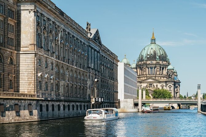 Berlin Spree River Sightseeing Cruise Experience - Audio commentary and onboard comfort