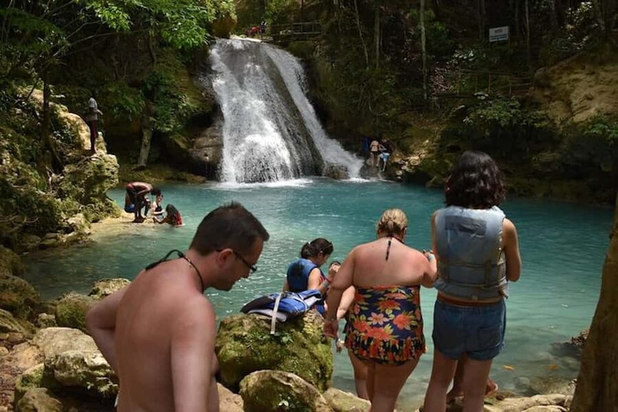 Blue Hole, Secret Falls, and Dunn's River Falls Combo Day-Tr - Dunn’s River Falls: climbing the cascades