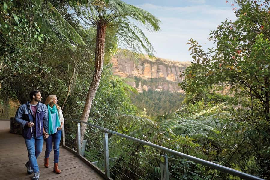 Blue Mountains day tour with Cruise, Scenic world pass & Zoo - Lunch in Leura, with your own choice of food