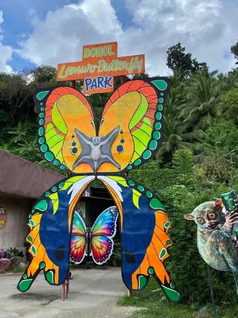 BOHOL: Chocolate Hills, Tarsiers and Loboc River Day Tour - Blood Compact Shrine: a short historical opening