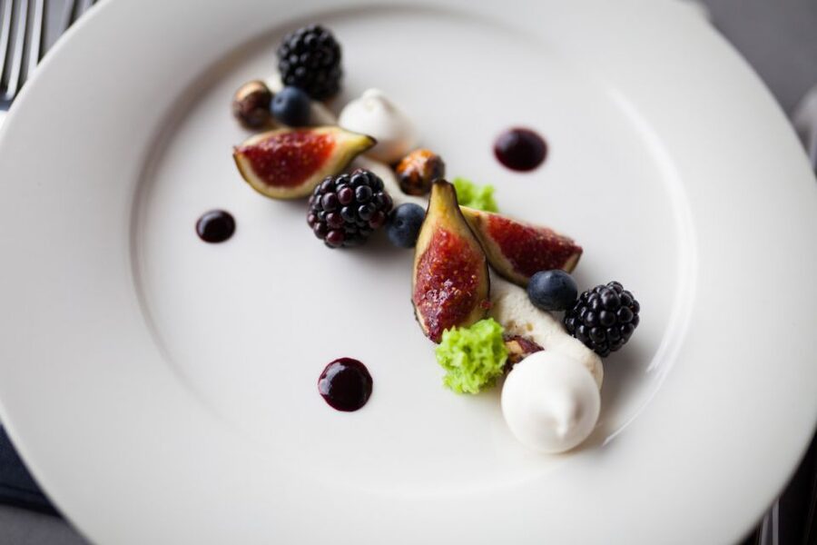 Bordeaux: 2-Hour River Dinner Cruise - A three-course French meal at your table