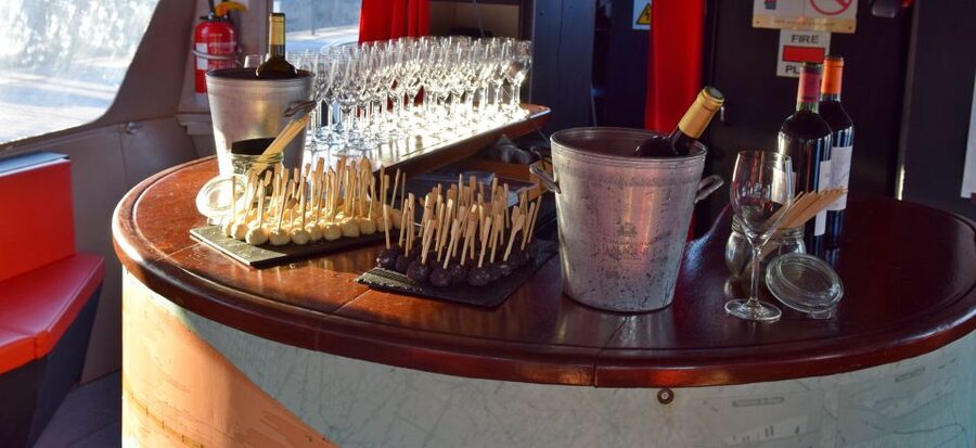 Bordeaux: Evening Apéritif Cruise on the River Garonne - Timing, meeting point, and comfort