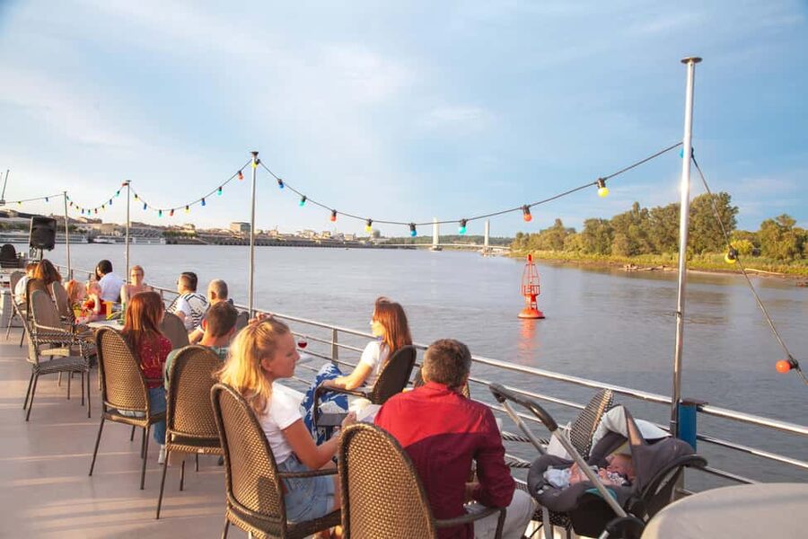 Bordeaux: Guided River Cruise - Pont de Pierre and the first river views
