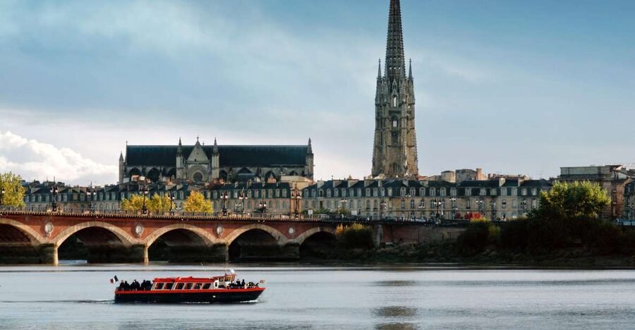 Bordeaux: River Cruise with Commentary, Wine and Canelé - Key points to know before boarding
