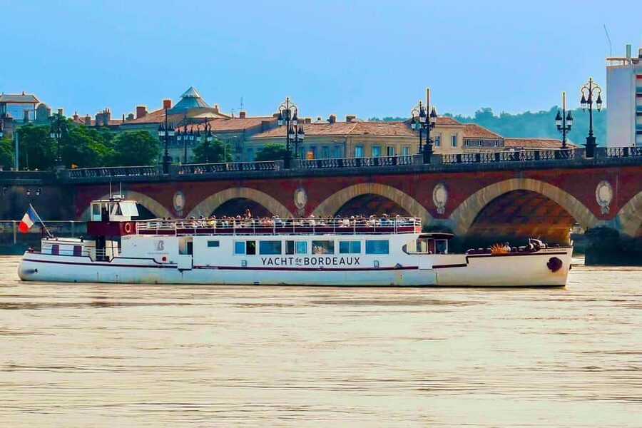 Bordeaux: River Garonne Cruise with Glass of Wine and Canelé - Key points to know before boarding