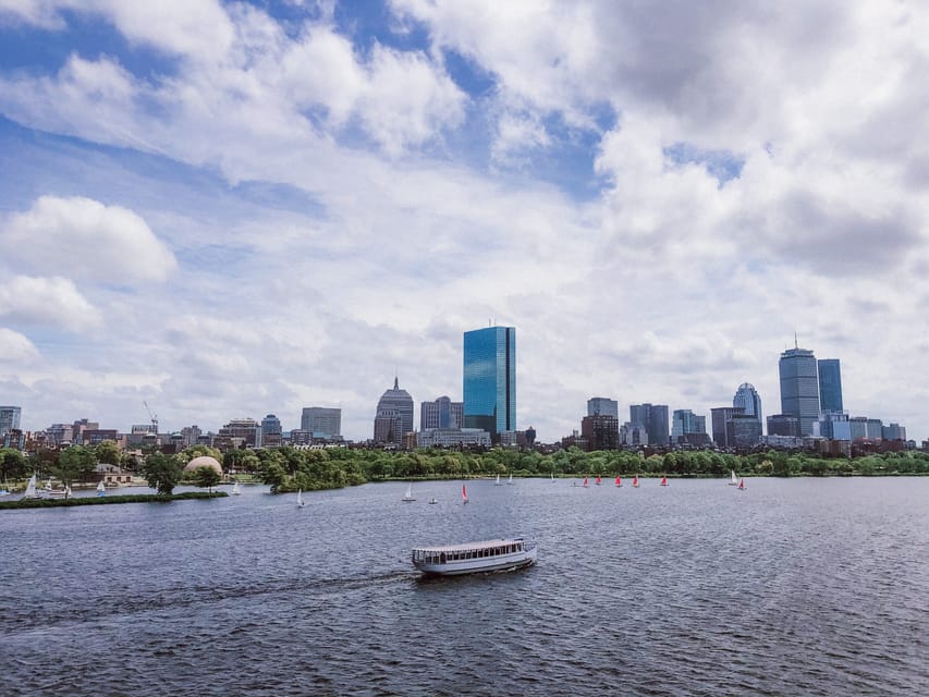 Boston: Charles River Sightseeing Cruise - Seeing Boston from the Charles River