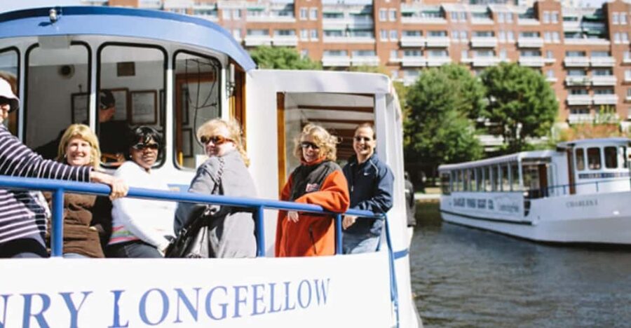Boston: Charles River Sightseeing Cruise - Beacon Hill and the Back Bay from the water