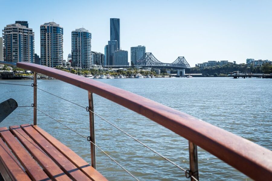 Brisbane: Cruise to Lunch Package: 10:30am-2pm (3.5hr) - Choosing lunch from the set menu