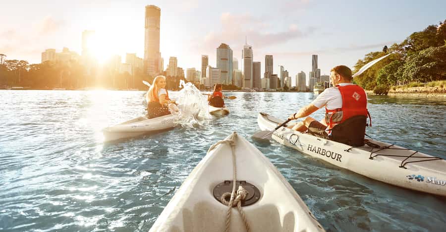 Brisbane: Guided River Kayak Tour - A 90-minute route past Brisbane landmarks