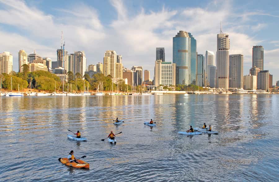 Brisbane: Guided River Kayak Tour - The briefing gets beginners moving
