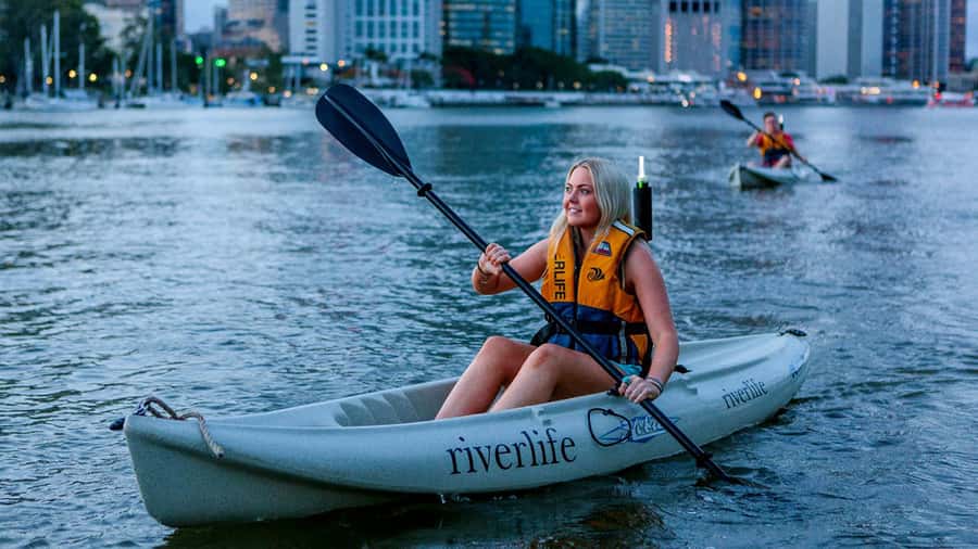 Brisbane: Illuminated River Night Kayak Tour - The first minutes: equipment and basic instruction
