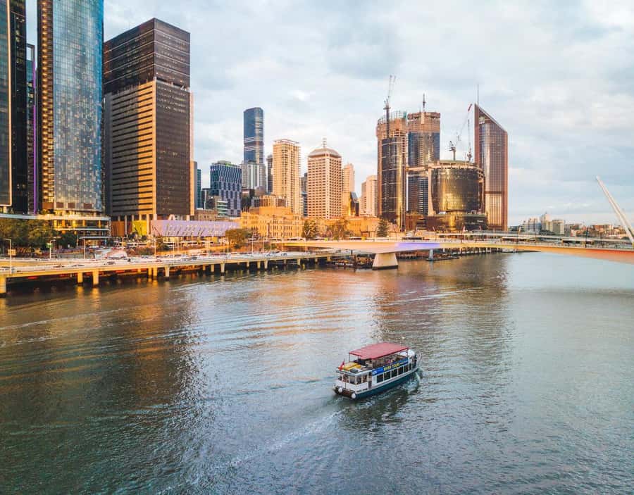 Brisbane: Midday 1.5-Hour Sightseeing Cruise 12.30pm-2.00pm - A 90-minute route through Brisbane’s main sights