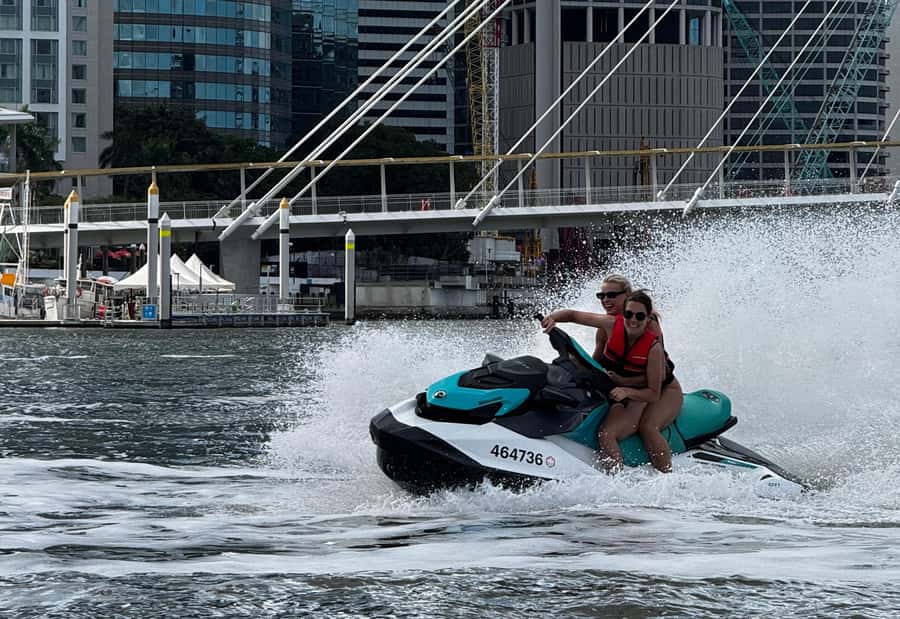 Brisbane: Sunset Jetski Tour on the Brisbane River - The 30-minute briefing and Sea-Doo setup