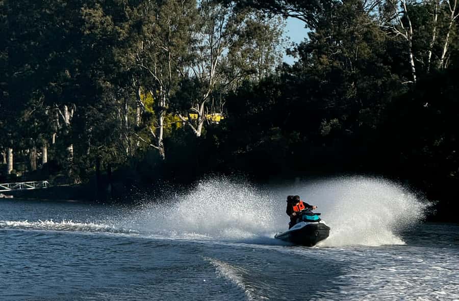 Brisbane: Sunset Jetski Tour on the Brisbane River - Bridges, homes, and the quieter upper river