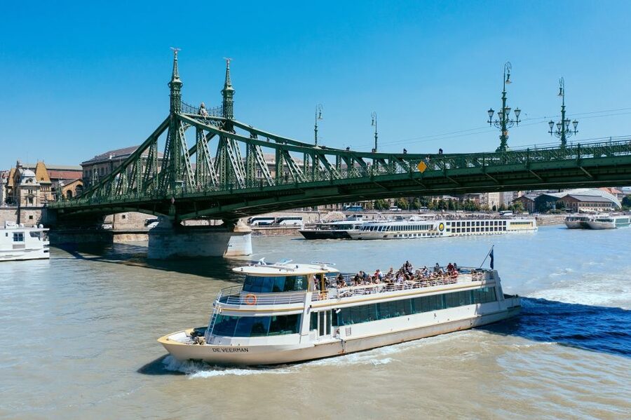 Budapest: 1-hour Sightseeing Danube River Cruise - What you see between Chain Bridge and Margaret Bridge