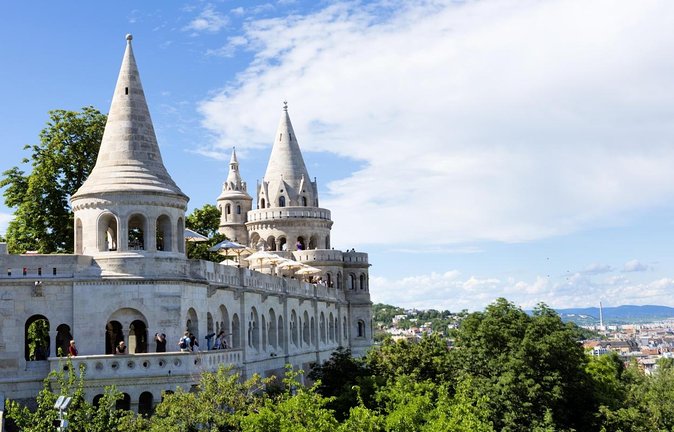 Budapest: 3-Hour Live-guided Bus Tour and 1-hour River Cruise - A fast introduction to Budapest by road and river