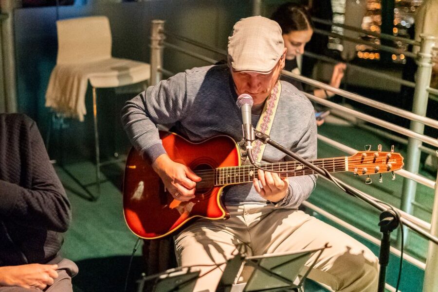 Budapest: Candlelit Dinner River Cruise with Live Music - Drinks and the real cost of the evening