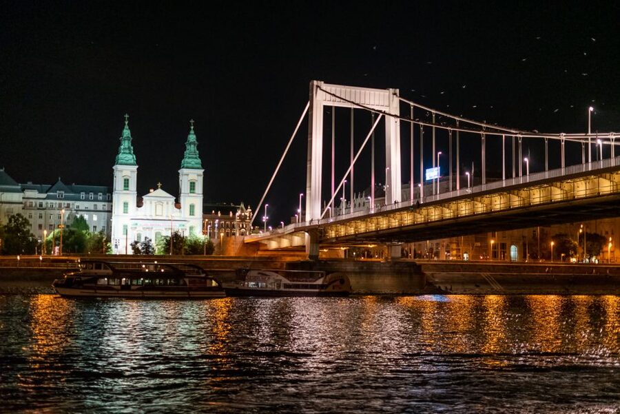 Budapest: Candlelit Dinner River Cruise with Live Music - Who will enjoy this cruise most