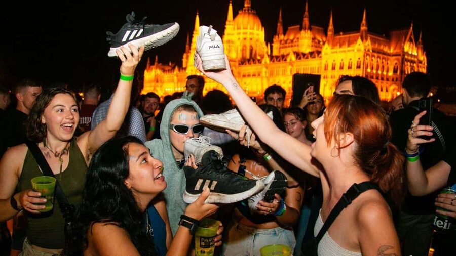 Budapest: Danube Beat Party Cruise with DJ & Drink Packages - What the river route shows you after dark