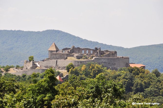 Budapest Danube Bend Full Day Tour with Lunch - Starting in central Budapest at 9:00