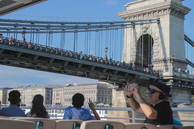 Budapest Danube Cruise with Drink, Audio Guide, Margaret Island - The drink service keeps the ride simple