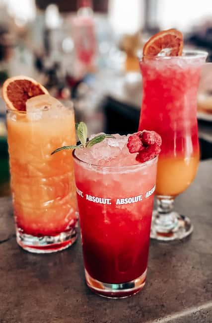 Budapest: Danube Cruise with Folk Dancing and Drinks - What the $55 price really buys you