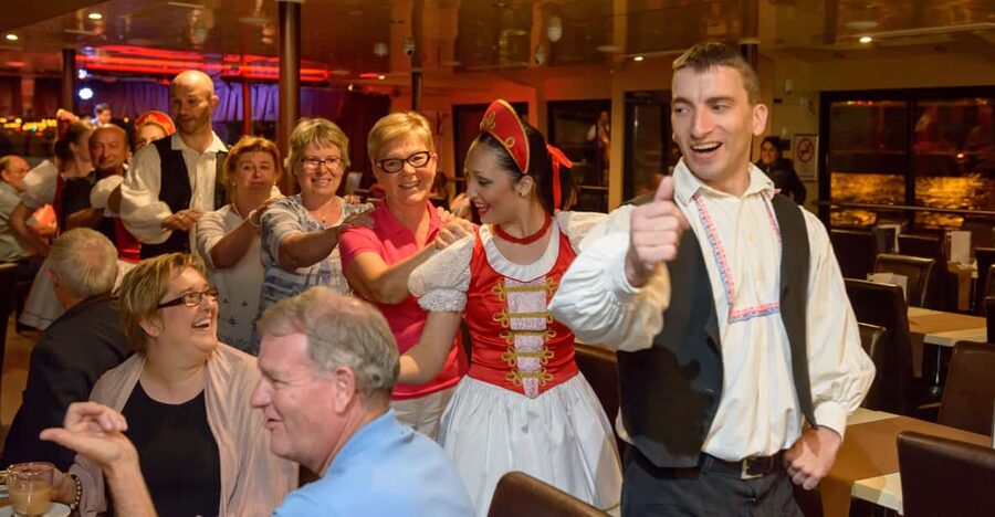 Budapest: Danube Cruise with Folk Dancing and Drinks - The first drinks and live Hungarian music