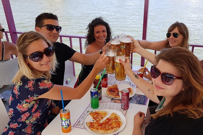 Budapest Danube Pizza Cruise with Welcome Drink - Who should book this cruise?