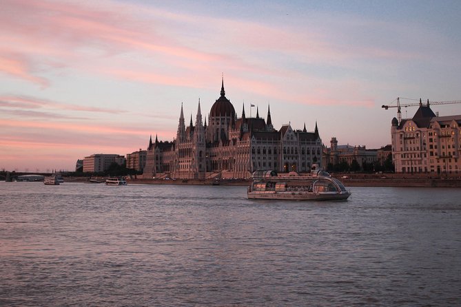 Budapest Danube River Candlelit Dinner Cruise with Live Music - Meeting point and practical planning