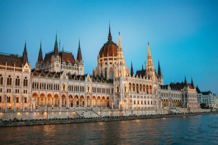 Budapest: Danube River Cruise with Dinner and Prosecco - Key points to know before booking