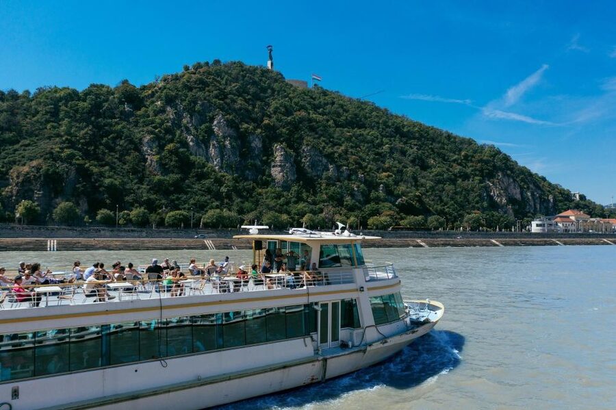 Budapest: Day or Night River Cruise on Panoramic Boat - Why the Danube is the right place to see Budapest