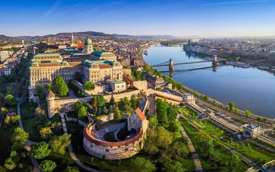 Budapest: Day or Night River Cruise on Panoramic Boat - Finding Vigadó tér Dock 6