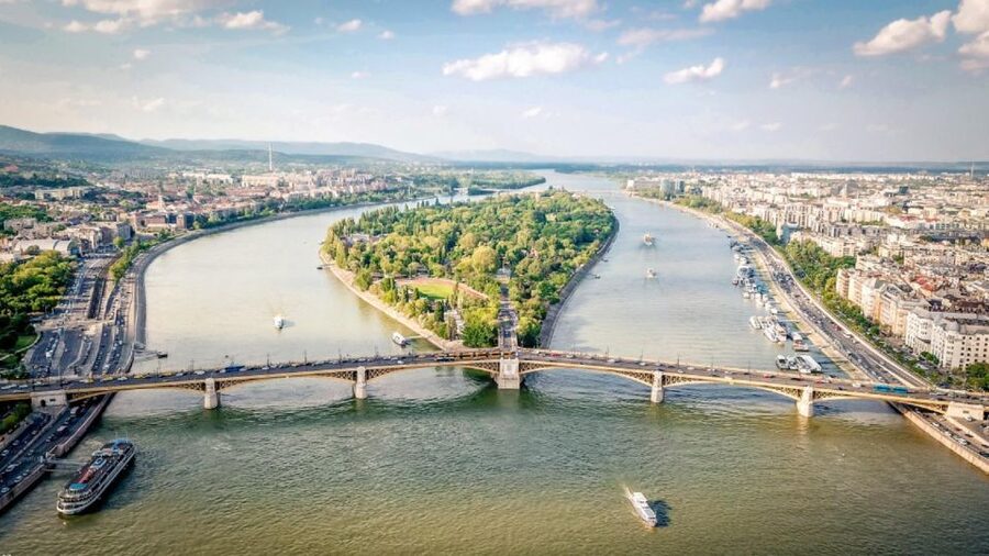 Budapest: Day or Night River Cruise on Panoramic Boat - Castle Hill, Royal Castle, and Fisherman’s Bastion