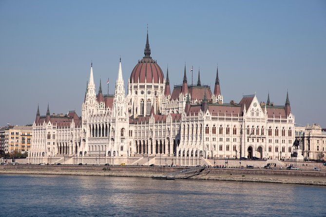 Budapest Guided City Tour and Danube Cruise Audio Guide - A brief look at a major Catholic church
