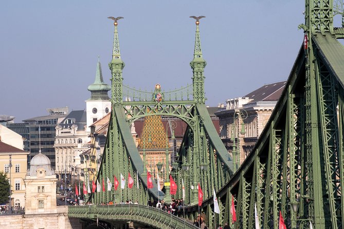 Budapest Guided City Tour and Danube Cruise Audio Guide - Parliament Square and Kossuth tér