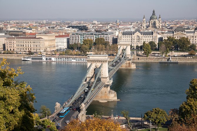 Budapest Guided City Tour and Danube Cruise Audio Guide - The one-hour Danube cruise